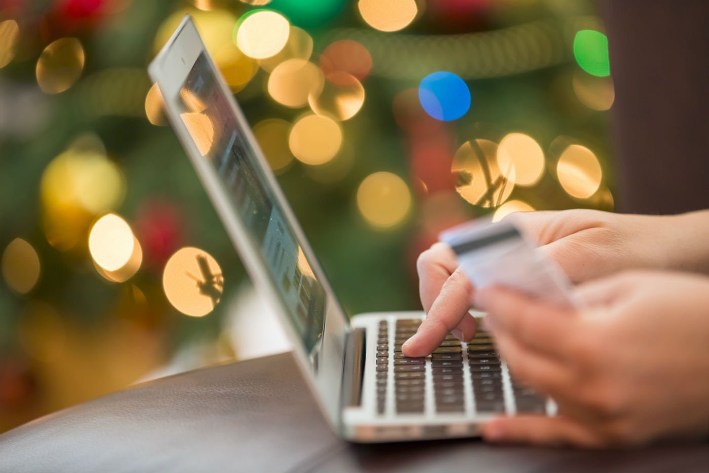 Holiday E-commerce Strategy on Social Media